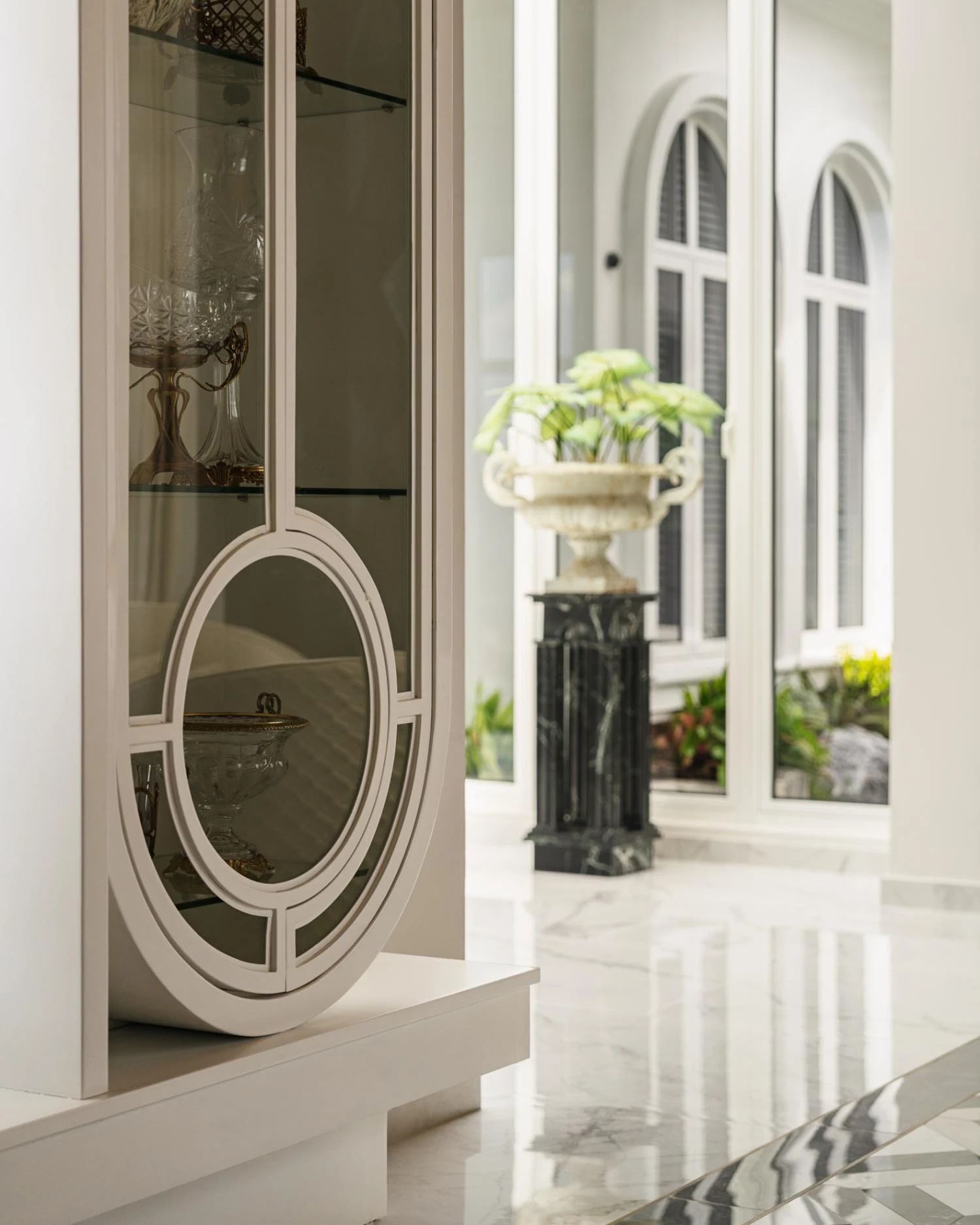 Circular feature cabinet detail at House on the Peak