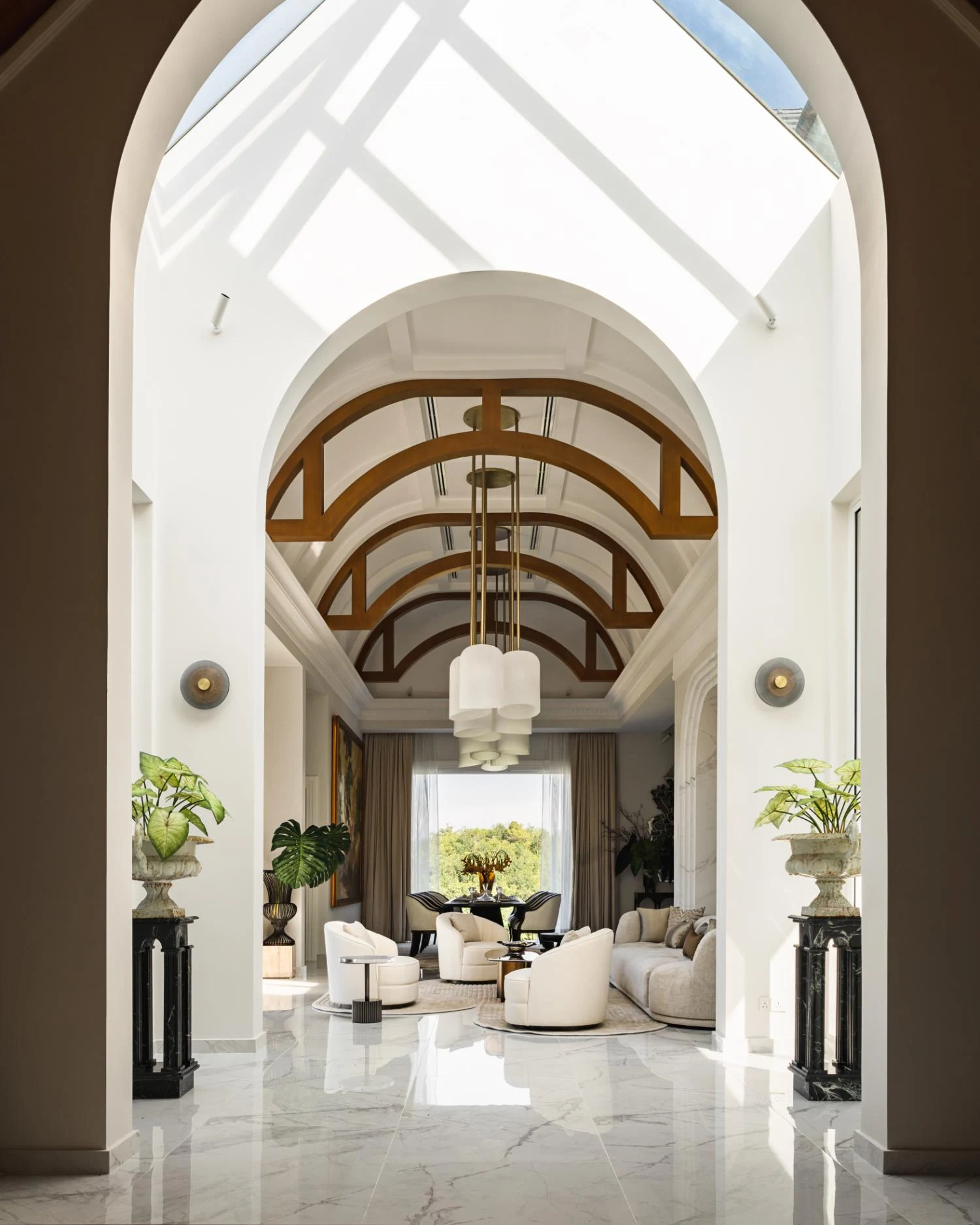 Skylit living hall at House on the Peak by IDent3